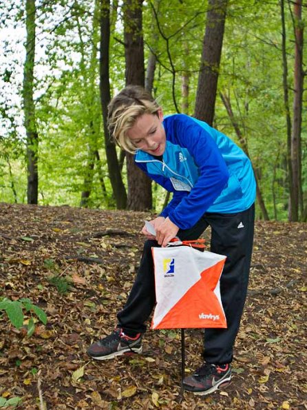 Opět kontrola na konci lesního hřiště
